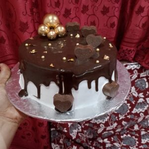 Vanilla sponge with caramel glaze